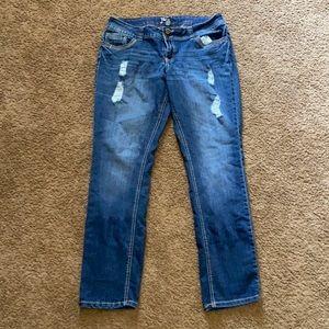 Women’s distressed skinny jeans